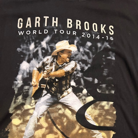 Garth Brooks 2014-2016 Tour Tee - Picture 2 of 2